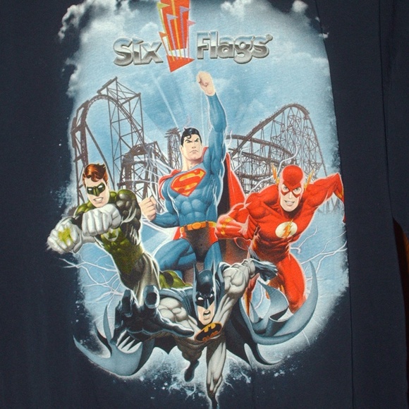 Six Flags Superman, Batman, Flash & GL T-shirt - Picture 3 of 4